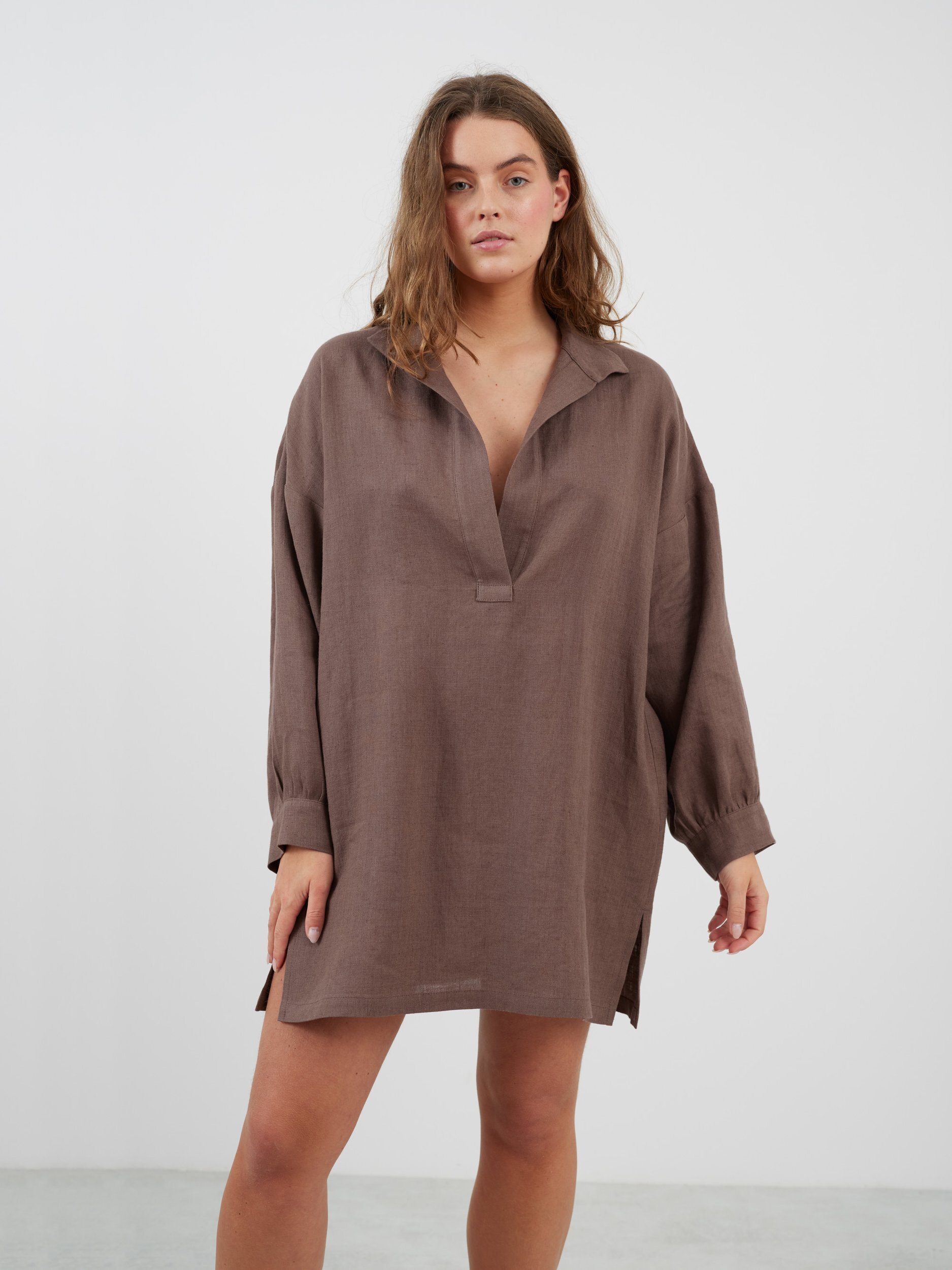 Bild 3 von SKY Leinen Strandkleid in Kakao von Love and Confuse