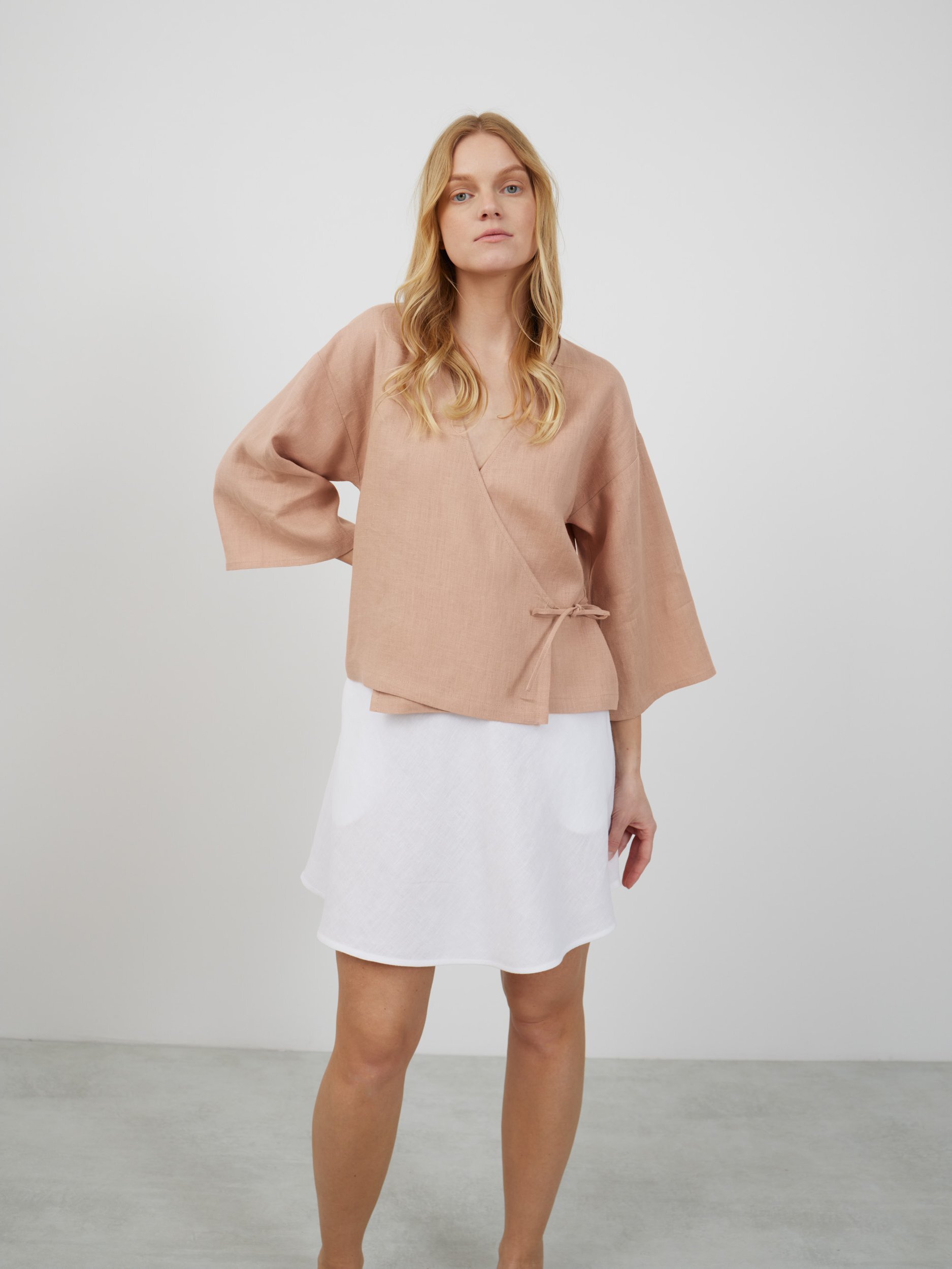 Bild 3 von SOFIA Leinen Kimono Wickeltop in Rosa mit Braun von Love and Confuse