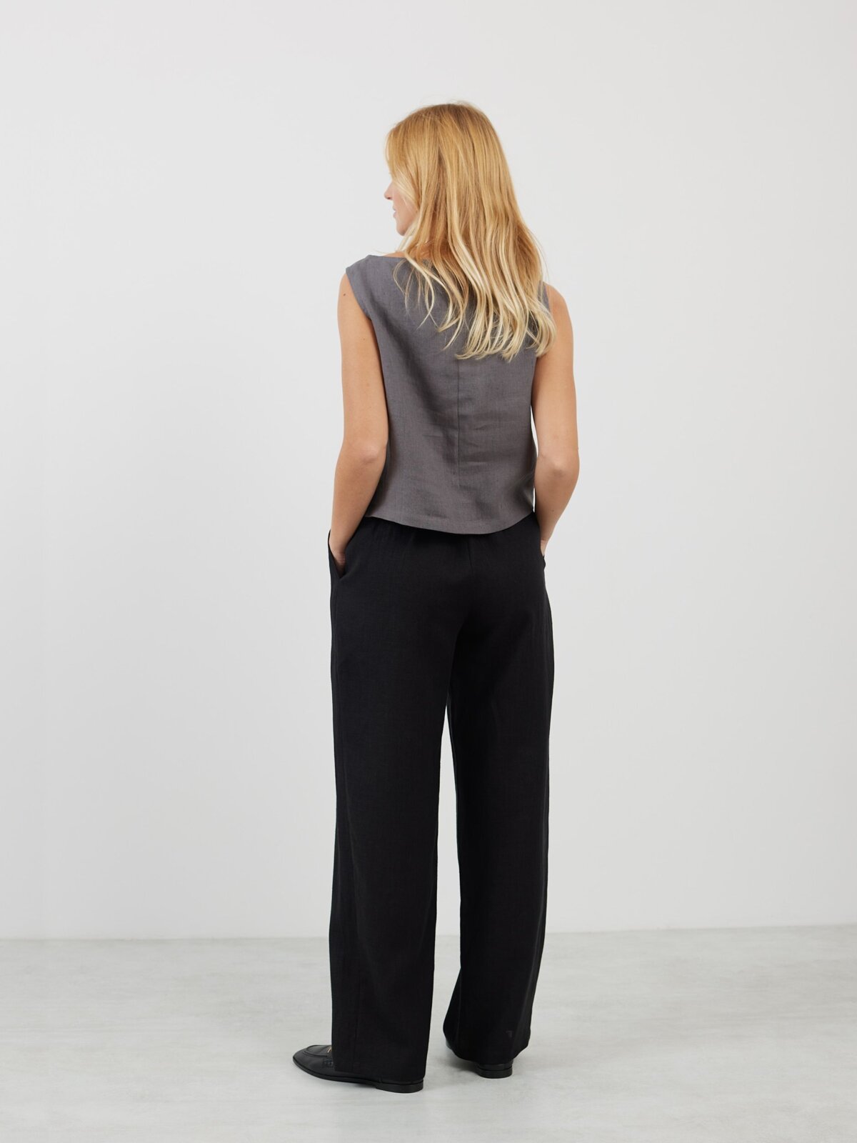 Bild 5 von SONATE Leinen-Tanktop in Hellgrau von Love and Confuse