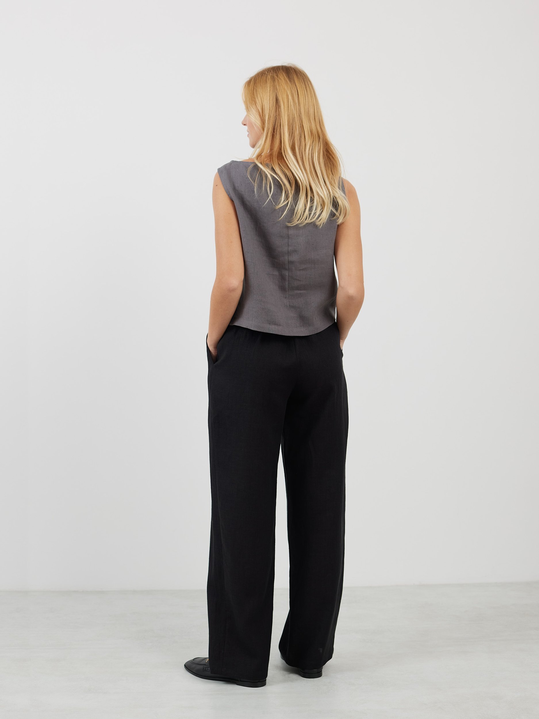 Bild 5 von SONATE Leinen-Tanktop in Hellgrau von Love and Confuse