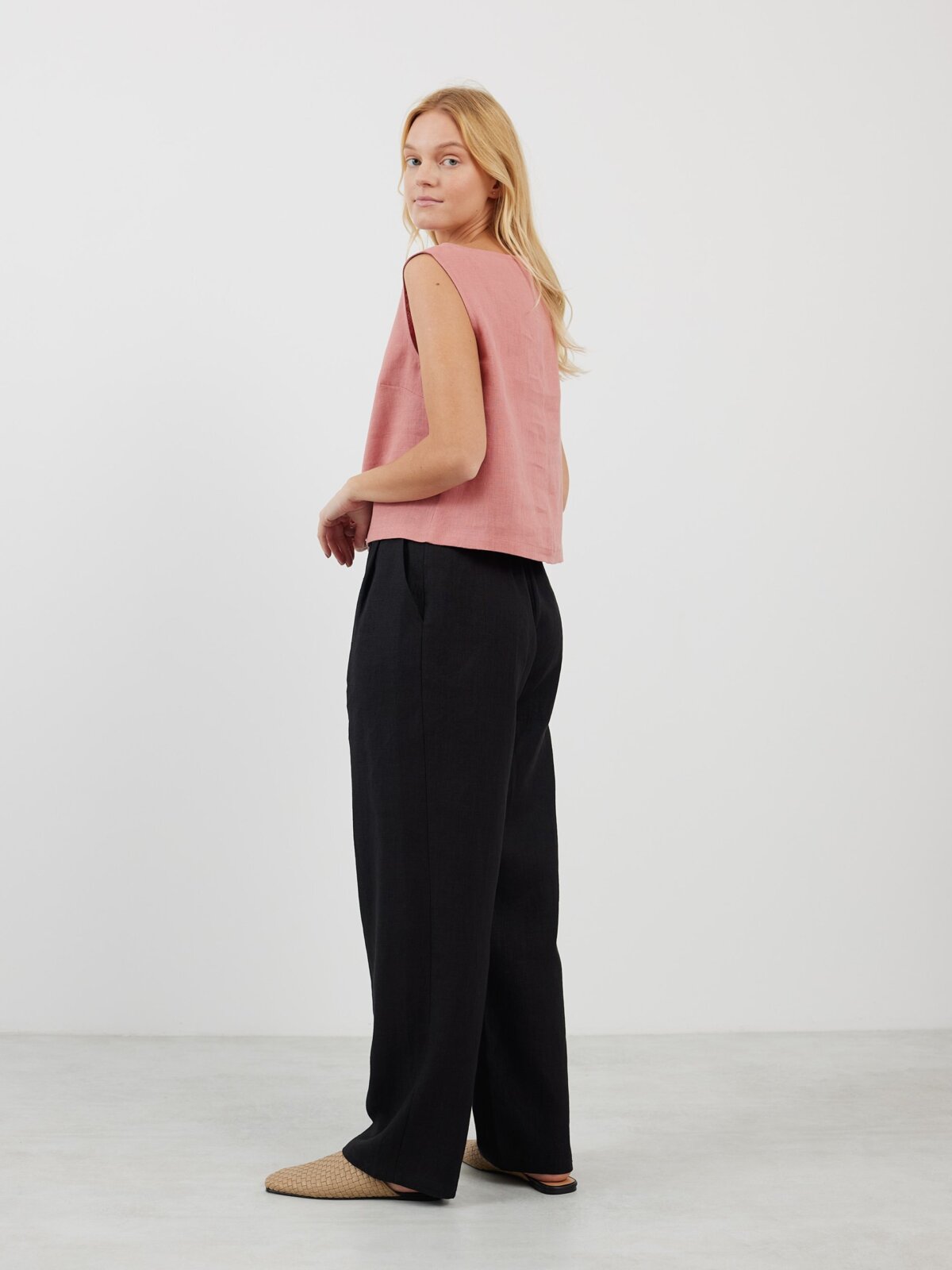 Bild 4 von SONATE Leinen-Tanktop in Lachsrosa von Love and Confuse