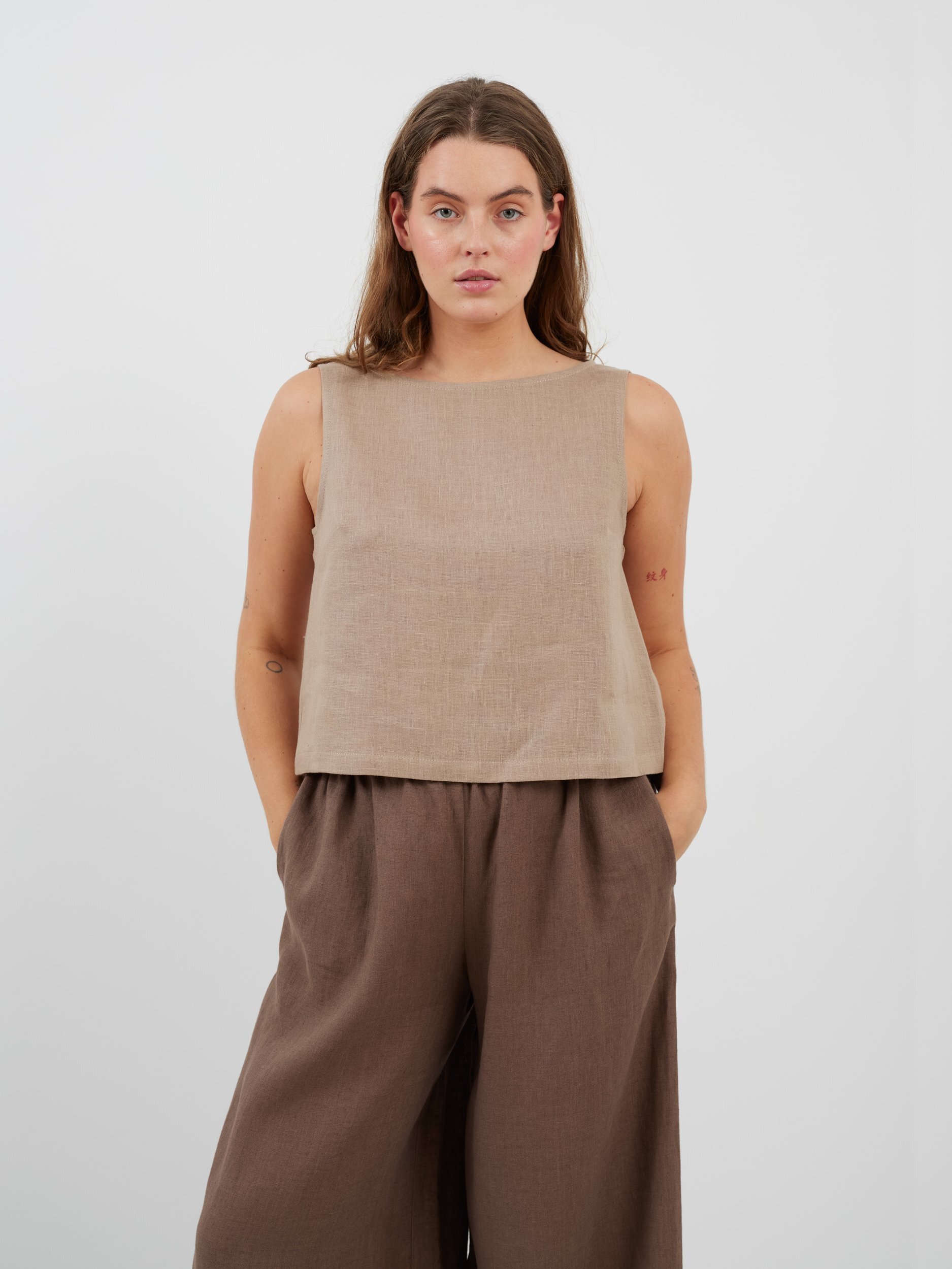 Bild 1 von SONATE Leinen-Tanktop in Sandbraun von Love and Confuse