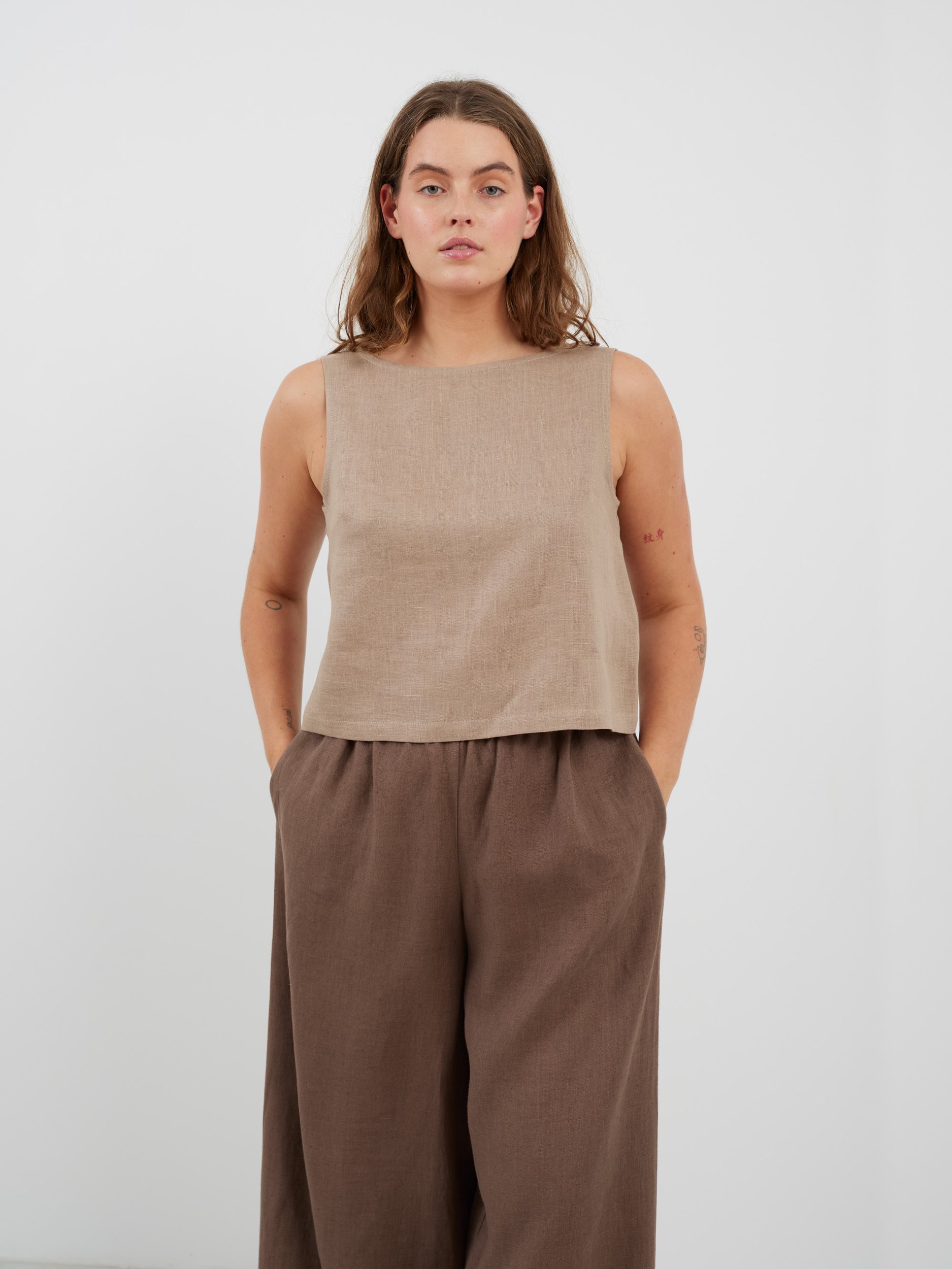 Bild 3 von SONATE Leinen-Tanktop in Sandbraun von Love and Confuse