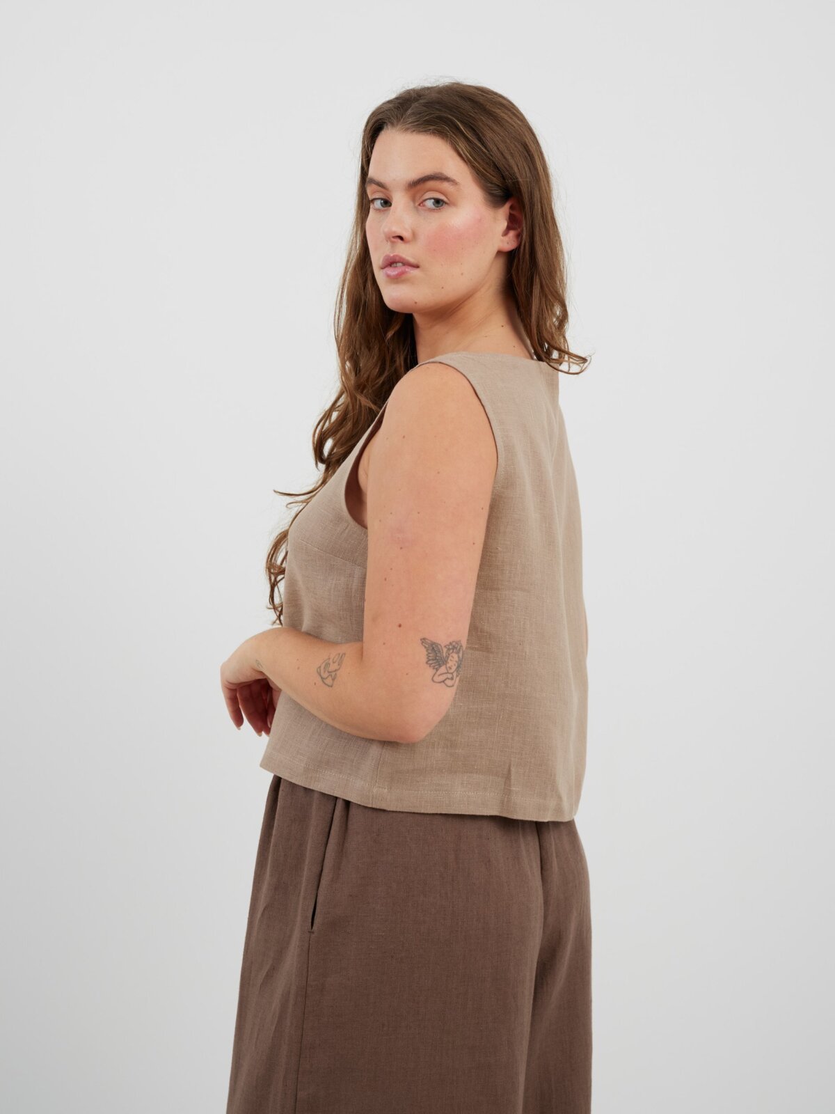 Bild 4 von SONATE Leinen-Tanktop in Sandbraun von Love and Confuse