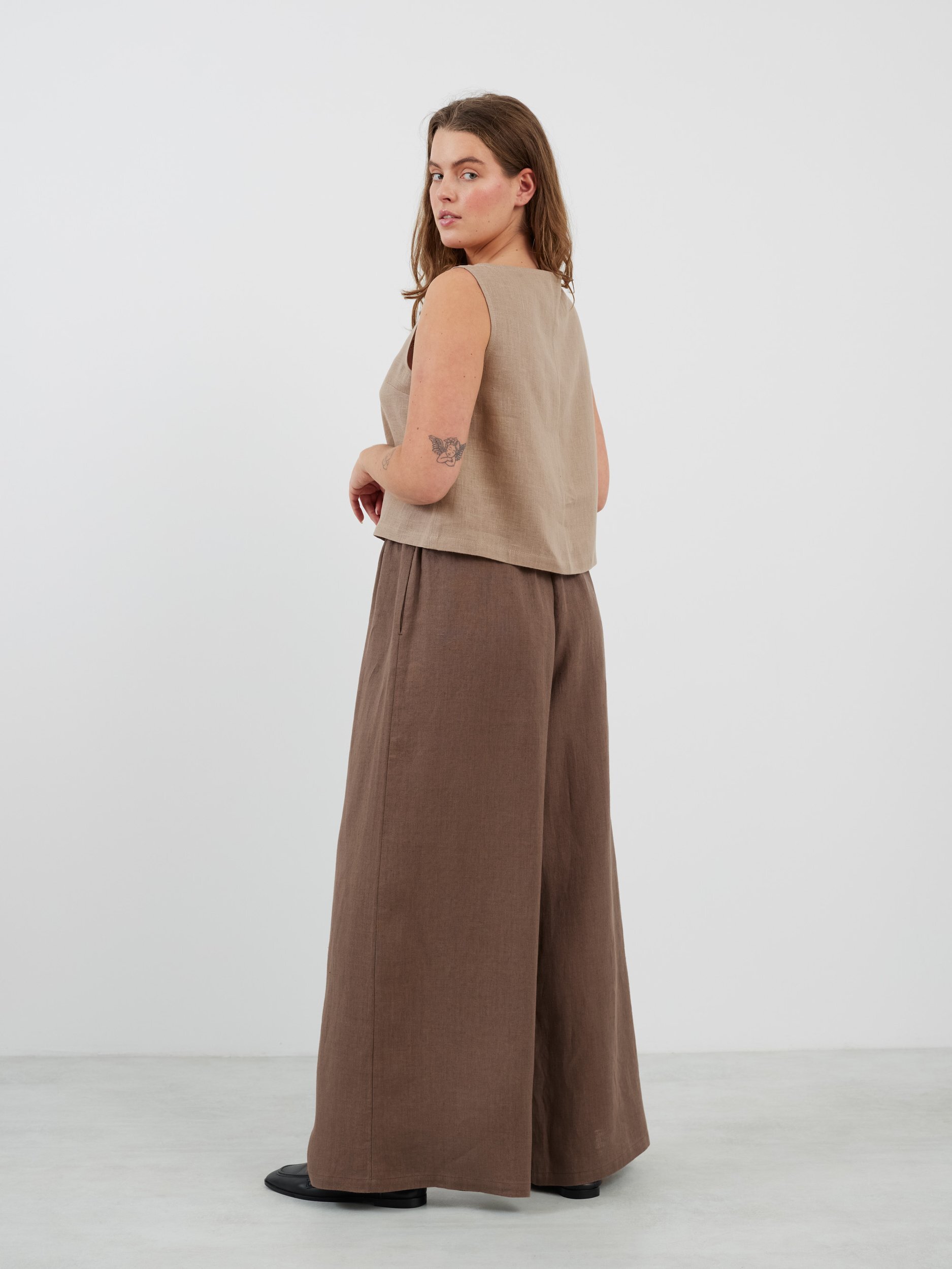 Bild 5 von SONATE Leinen-Tanktop in Sandbraun von Love and Confuse